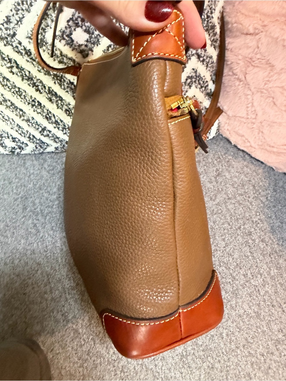 EUC Dooney & Bourke Brown Pebbled Leather Crossbody Bag - Picture 7 of 12